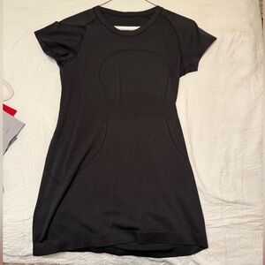 Black Lululemon swift tee. Size 8. No tags. No stains or pilling.